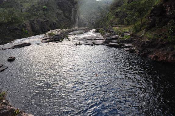 Nadando em poço à beira do abismo, no Rio do Couro, na Chapada dos Veadeiros, região de Alto Paraíso - GO